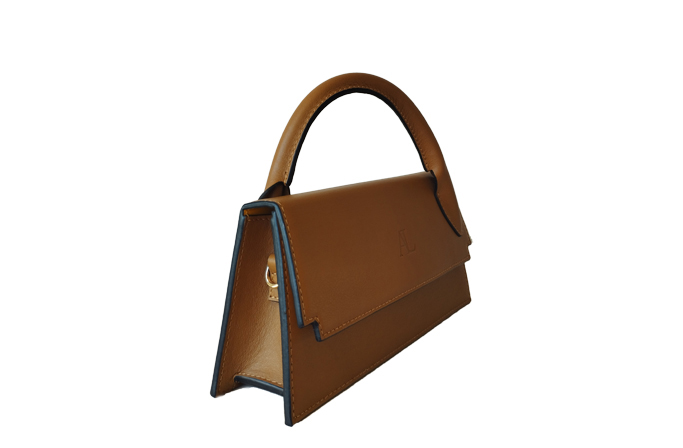 albol-angela2001-cam-lateral